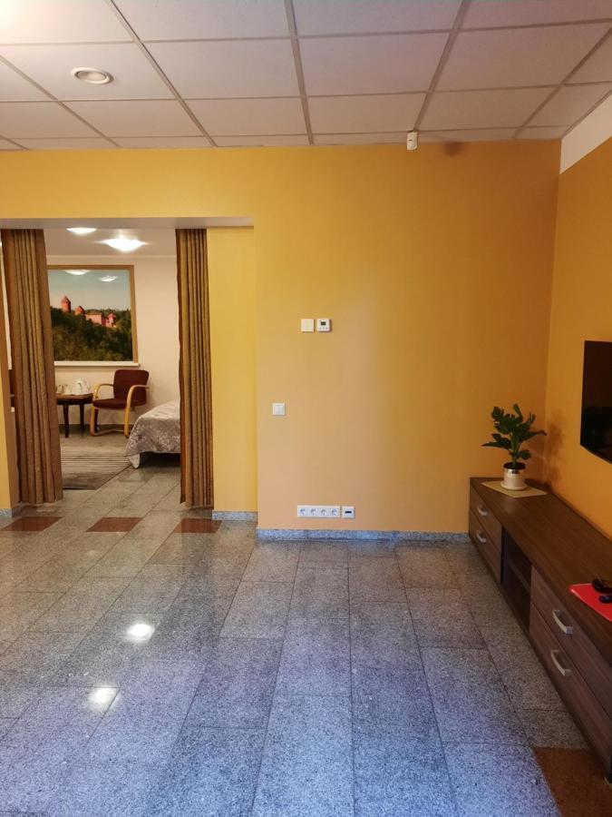 Hotel Pils With Self-Check In Сигулда Екстериор снимка