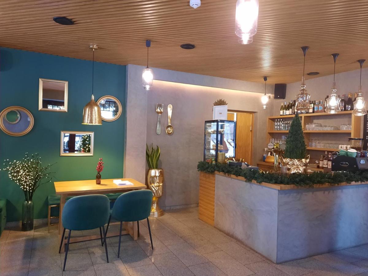 Hotel Pils With Self-Check In Сигулда Екстериор снимка